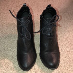 Micheal Antonio black boots
